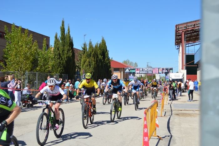 Juan Carlos y Carla Fernández se llevan el triunfo en la IV Marcha MTB Tierra de Vítor