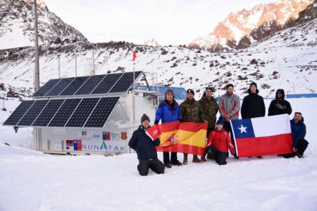 Investigadores de la UCLM confirman el impacto que tienen las partículas de combustión sobre los glaciares de los Andes chilenos 