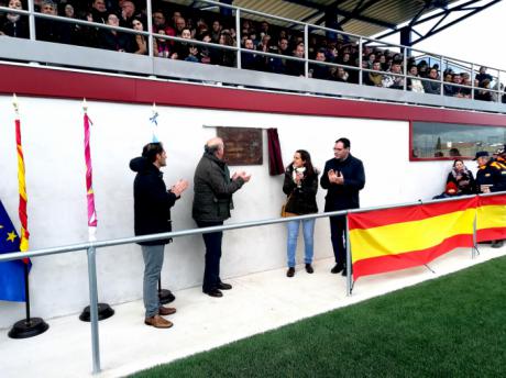 Vicente del Bosque inaugura oficialmente la remodelación del campo de fútbol de Horcajo de Santiago