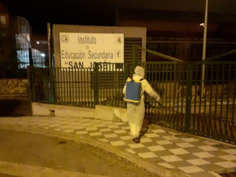 El Ayuntamiento retoma labores de desinfección en los entornos de centros sanitarios y educativos