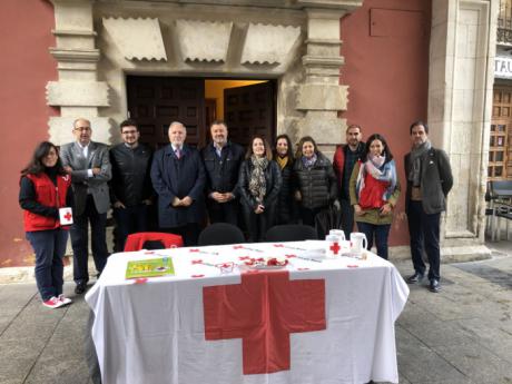 El Ayuntamiento se suma al Día de la Banderita de Cruz Roja