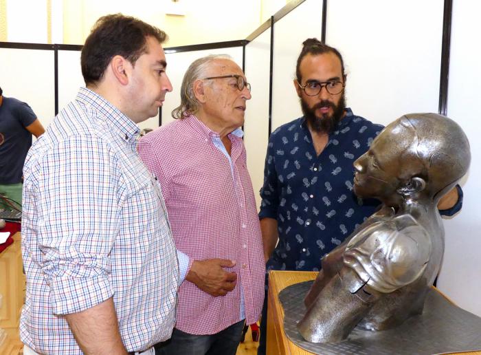 Austión Tirado se estrena ante el público conquense con la exposición escultórica “¿Por qué estás aquí?” en Diputación