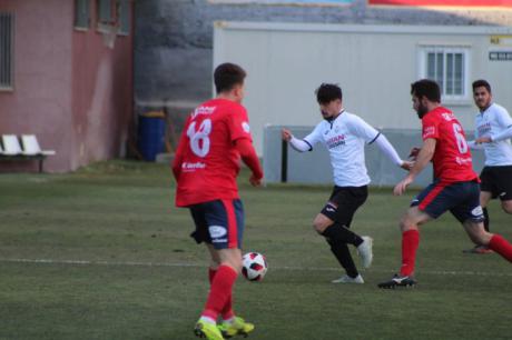 Paso atrás de un impotente Conquense en Olot (2-0)