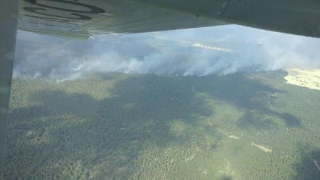 Se unen medios aéreos de Valencia a la extinción del incendio de Barchín del Hoyo