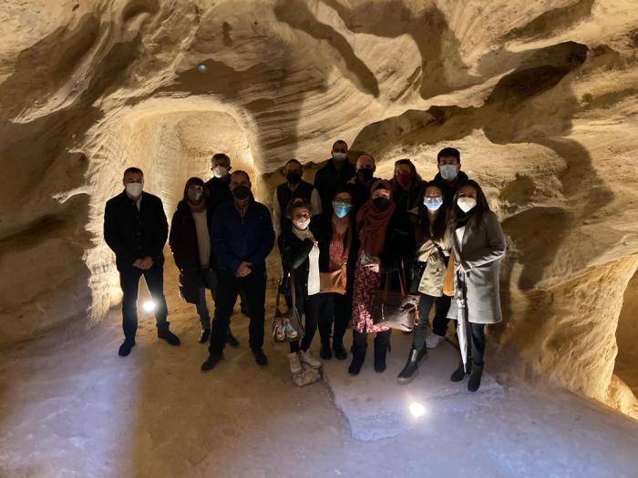 La Junta facilita la contratación de diez personas en Villares del Saz para la rehabilitación de la Cueva de los Altillos