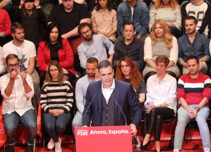 Pedro Sánchez apela a la movilización porque 'aún no hay votos en las urnas'