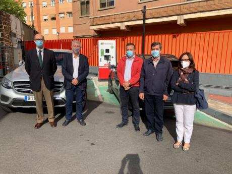La Junta propicia la movilidad sostenible y apoya la puesta en servicio de la primera electrolinera ‘rápida’ en la ciudad de Cuenca