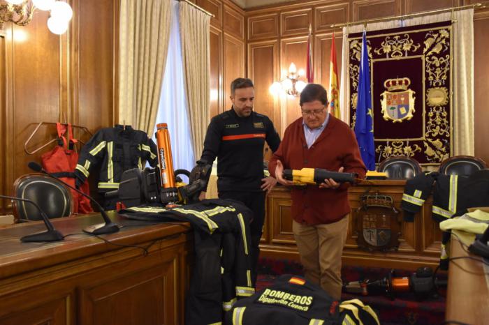 La Diputación invierte 205.000 euros y pone al servicio de bomberos “a la vanguardia” a nivel nacional en equipamiento