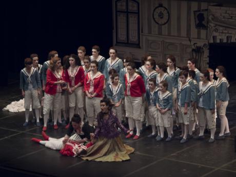 Más de 700 niños asisten a la ópera El Pequeño Deshollinador en el Auditorio