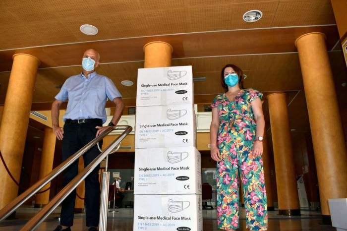 La Subdelegación del Gobierno ha iniciado el reparto de 90.000 mascarillas quirúrgicas para distribuir entre entidades locales y entidades sociales