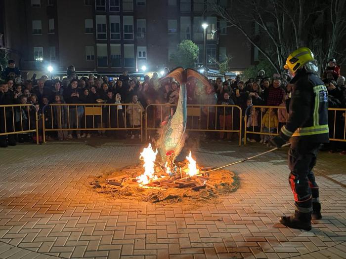 El tradicional Entierro de la Sardina se celebra esta tarde integrándose en la propia semana de festejos de Carnaval