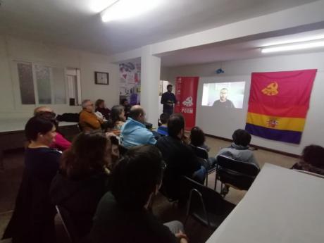 El PCE en Cuenca cierra el año 2023 recuperando el tradicional reparto de carnets a la militancia