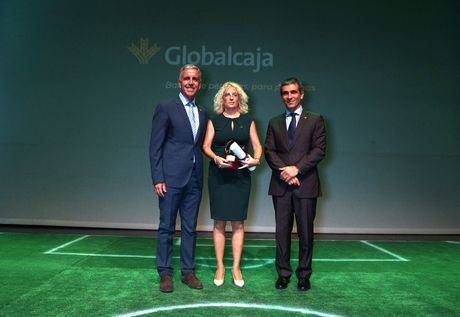 Globalcaja recibe el premio FECAM Inclusivo en reconocimiento a su compromiso con el deporte