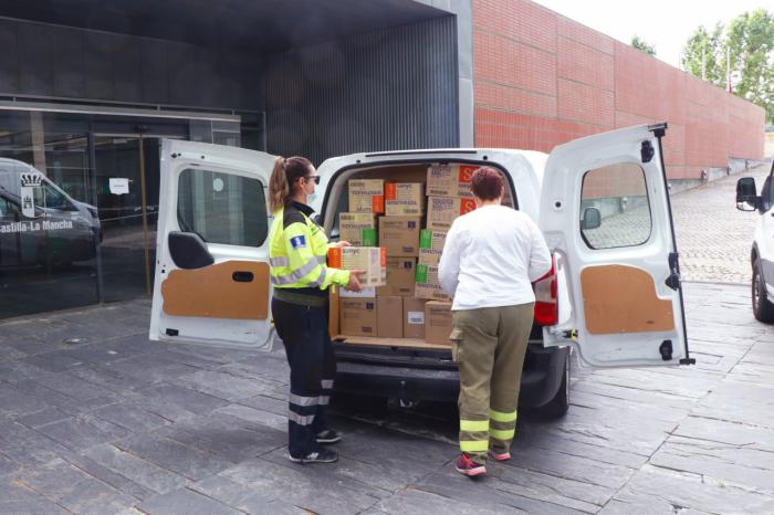 Sanidad ha distribuido esta semana cerca de 608.000 artículos de protección para profesionales sanitarios