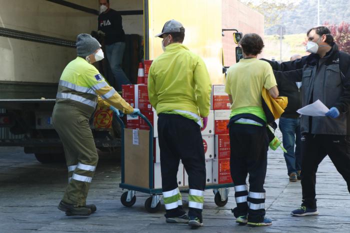 Sanidad ha enviado esta semana cerca de medio millón de artículos de protección para los profesionales sanitarios