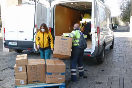 Sanidad ha enviado esta semana más de 55.000 artículos de protección a los centros sanitarios