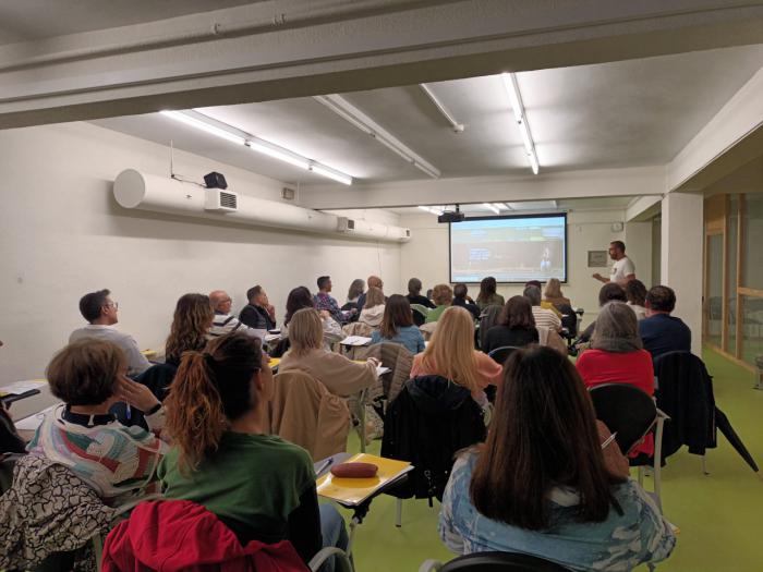Solidarios muestra su trabajo cultural en prisiones en la Escuela de Estudios Penitenciarios de Cuenca