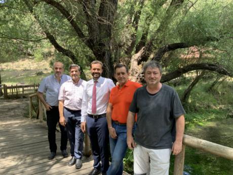 El Gobierno de Castilla-La Mancha visita la Escuela Regional de Pesca en el 30º aniversario de su nacimiento