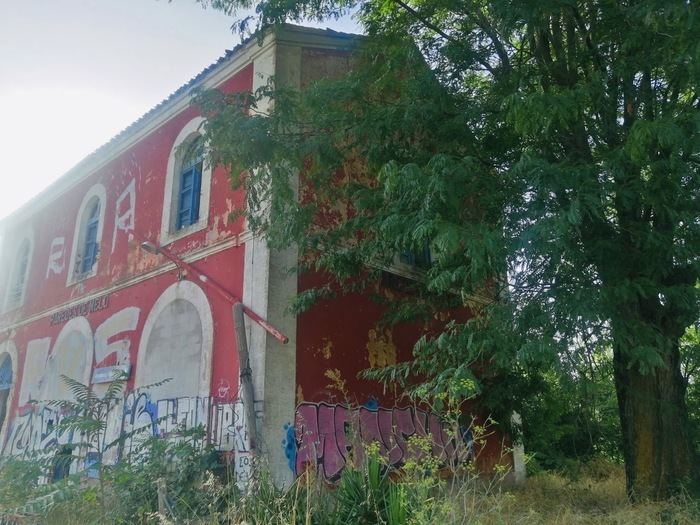 Exigen que se paralice la demolición de la estación de Paredes de Melo, “un paso más para cerrar el tren Madrid-Cuenca-Utiel”