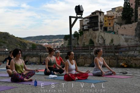 Estival vuelve a disfrutar del yoga en un espacio único