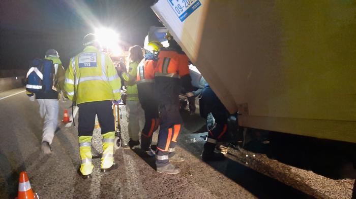 Herido un conductor de 44 años tras chocar contra un camión en el puerto de Cabrejas