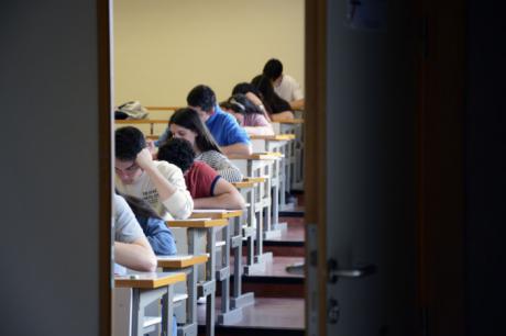 La EvAU comienza “sin incidencias destacables” en el distrito universitario de Castilla-La Mancha