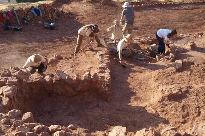 La UCLM celebra una nueva campaña de excavaciones en Montiel para recuperar el conjunto arqueológico de su castillo