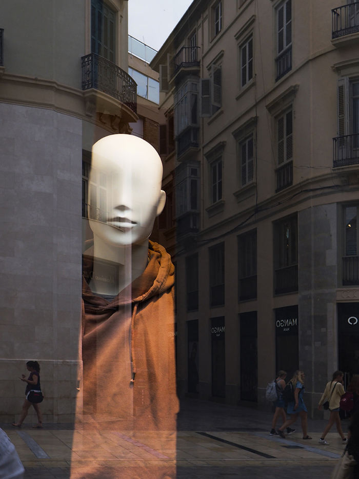 La exposición 'La multiplicación de la mirada', de Luis del Castillo, llega este jueves a la Facultad de Comunicación