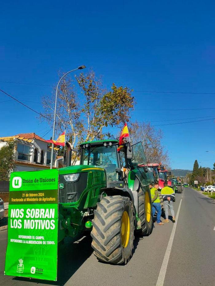 La tractorada de Unión de Uniones ha salido hoy y entrará mañana en Madrid hasta el Ministerio de Agricultura