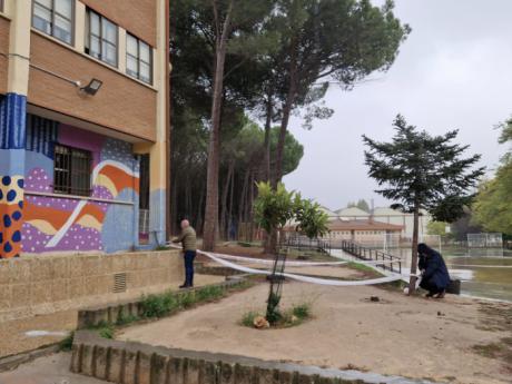 Recomiendan a los alumnos de la capital no salir al recreo en patios arbolados