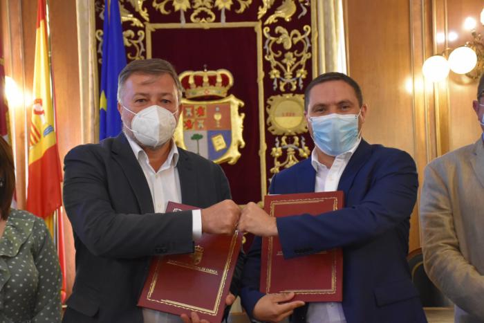 Diputación y Ayuntamiento de Cuenca desbloquean el convenio de bomberos después de una década