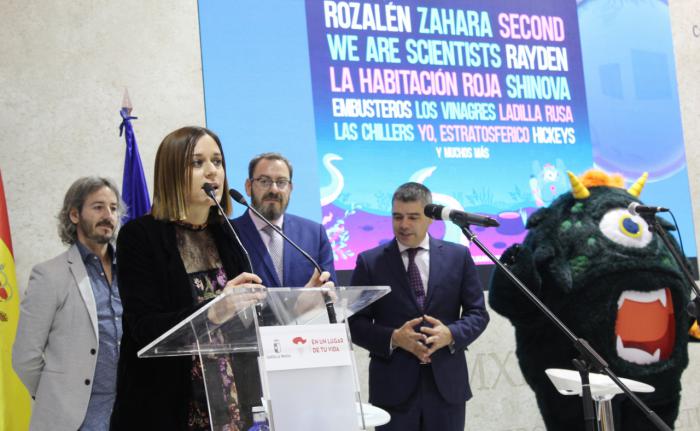 El stand de Castilla-La Mancha en FITUR acoge la presentación del Festival Gigante de Guadalajara