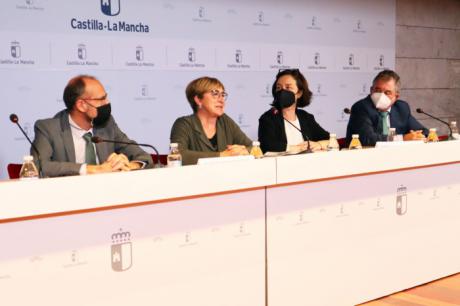 La Consejería de Sanidad celebra un foro de debate entre pacientes y el sistema sanitario sobre la humanización de la asistencia al dolor crónico