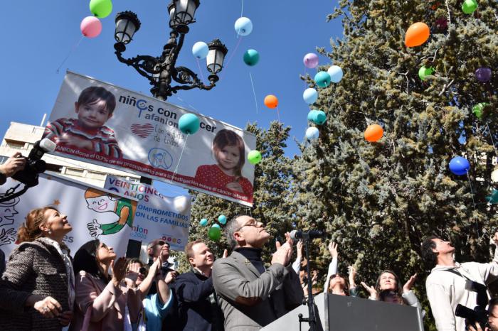 Castilla-La Mancha muestra su apoyo a las niñas y niños con cáncer y a sus familias en los actos organizados por AFANION