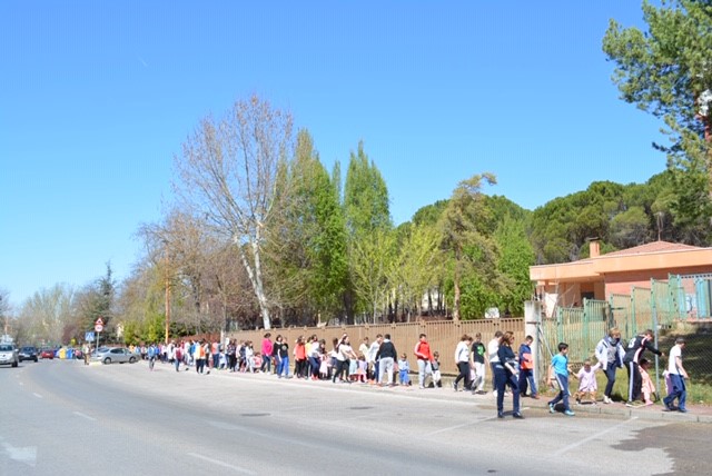 La directora provincial de Educación asiste a la actividad ´Castilla-La Mancha viaja a la luna´ en el colegio Fuente del Oro