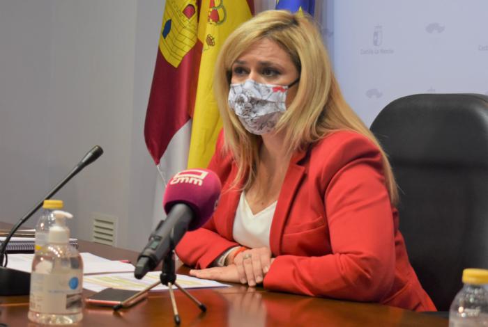 María Ángeles Martínez