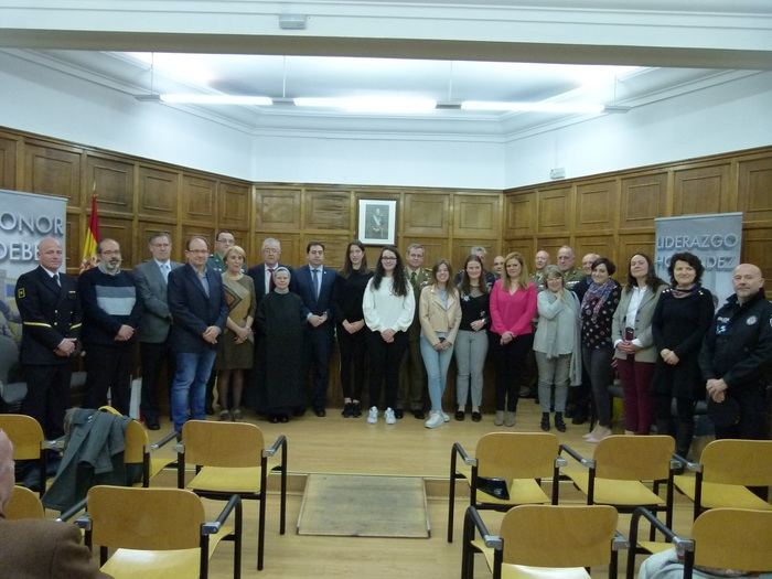 Pilar Pérez Martínez del IES “Lorenzo Hervas y Panduro” , ganadora provincial de la 5ª Edición del Concurso Escolar “Carta a un Militar Español”.