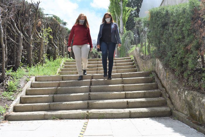 Se licita el arreglo de las escaleras de acceso al colegio de Santa Teresa