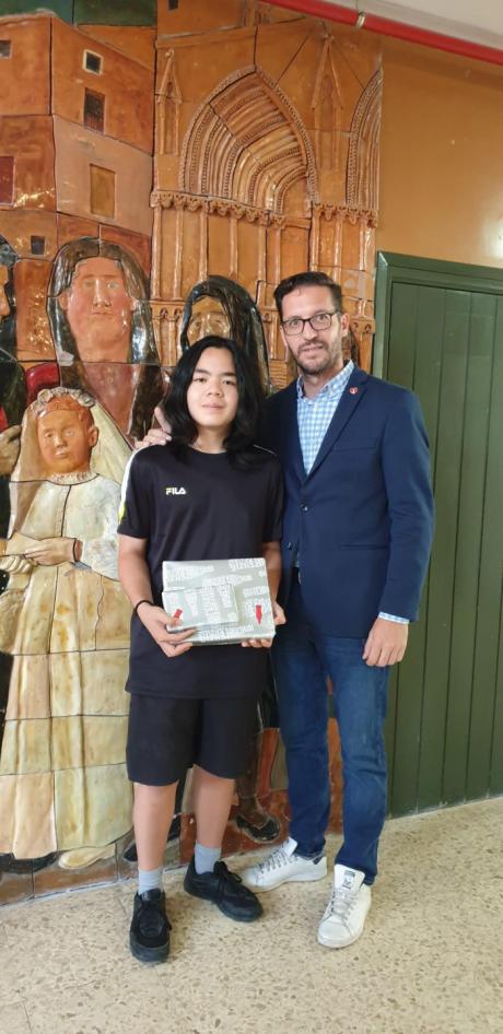 Jorge Hoang Cámara Gil, del IES Fernando Zóbel, ganador de la fase provincial del concurso relato corto de la fundación Coca Cola