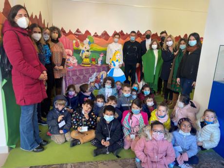 La Sala Iberia acoge hasta el próximo 9 de enero la muestra ´Érase una vez…´ de la docente afincada en Cuenca, Cristina Feiner