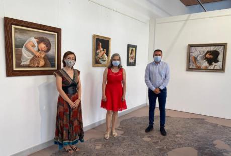 La Sala Iberia acoge la exposición ´Luz y ternura´ de la artista afincada en Horcajo de Santiago, Ascensión Serrano