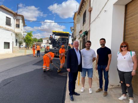 Comienzan las obras de refuerzo en la travesía de la CM-3108 a su paso por Los Hinojosos 