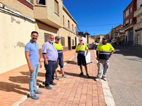 Se acometen obras de acondicionamiento en la travesía de la CM-2117 en San Lorenzo de la Parrilla