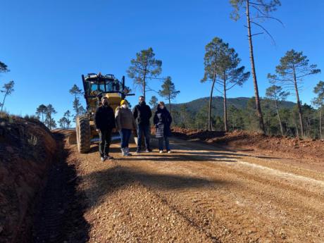 Se invierte más de 170.000 euros en la adecuación de dos caminos forestales en Talayuelas y su pedanía Casillas de Ranera