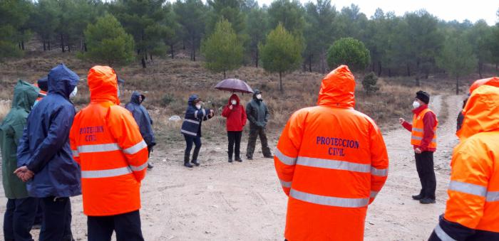 Se dota de una bomba eléctrica para inundaciones a las agrupaciones de Protección Civil de Las Valeras, Cañizares y Cañete