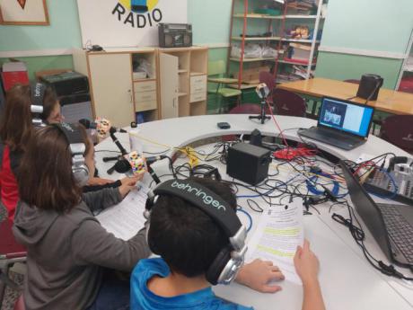 Despierta la radio escolar, cuna de vocaciones para futuros periodistas