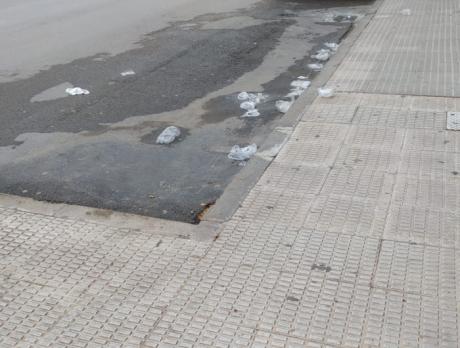 El Ayuntamiento de Tarancón pide colaboración ciudadana para evitar el vertido de material de protección en las calles tras su uso