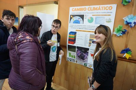 En torno a 250 personas pasaron por la primera Feria del Clima de La Manchuela