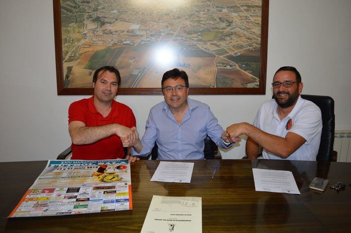 Firmado el convenio entre el Ayuntamiento y el Club de Fútbol Mota del Cuervo para la celebración del XXIV Maratón Nacional de Fútbol Sala