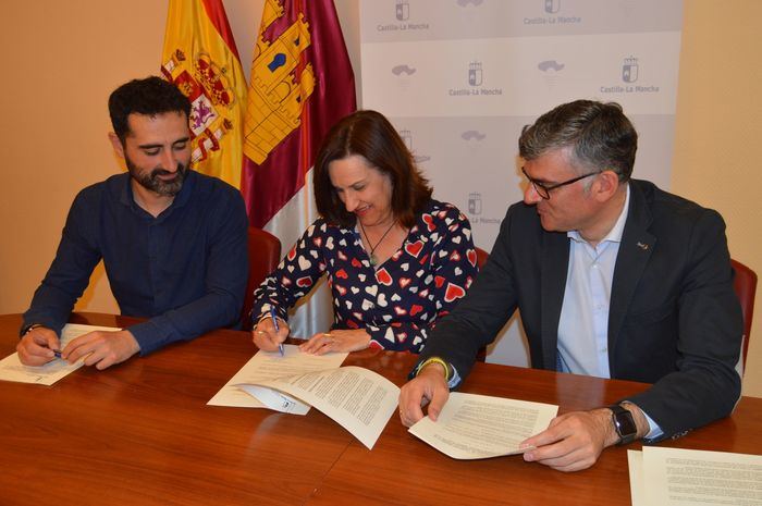 Firmado el convenio para el acondicionamiento y cesión de dos ramales de la CM-3201